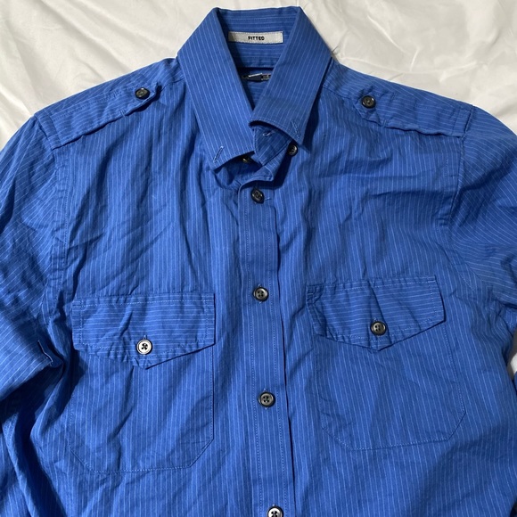 Express button down - Picture 3 of 3